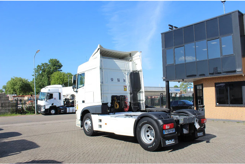 DAF XF 510 * RETARDER * 4X2 * ADR * - Nyergesvontató: 3 kép. DAF XF 510 * RETARDER * 4X2 * ADR * - Nyergesvontató: 3 kép.