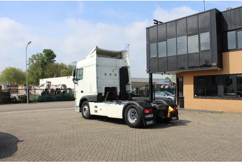 DAF XF 510 * RETARDER * 4X2 * - Nyergesvontató: 3 kép. DAF XF 510 * RETARDER * 4X2 * - Nyergesvontató: 3 kép.