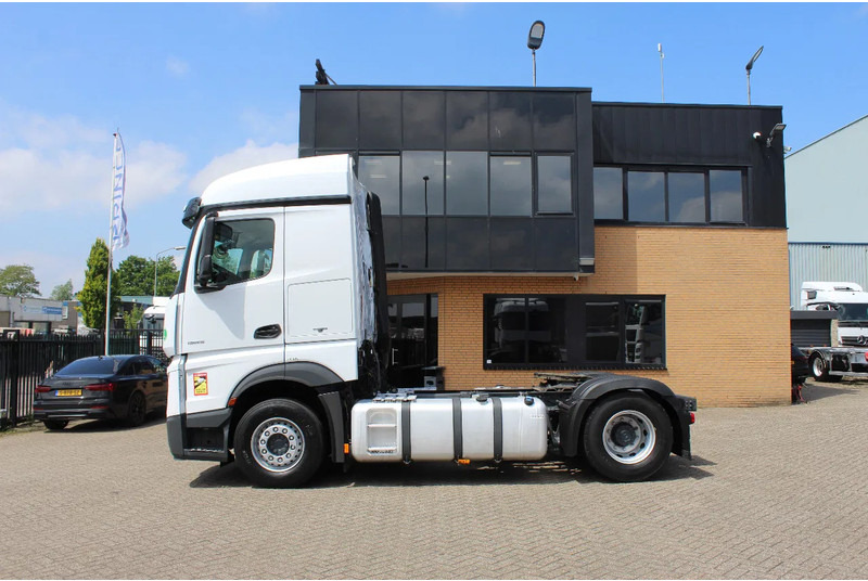 Mercedes-Benz Actros 1845 * 4X2 * EURO6 * - Nyergesvontató: 2 kép. Mercedes-Benz Actros 1845 * 4X2 * EURO6 * - Nyergesvontató: 2 kép.