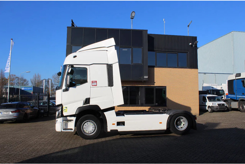 Renault T460 * EURO6 * FULL SPOILER * 2 TANK * - Nyergesvontató: 2 kép. Renault T460 * EURO6 * FULL SPOILER * 2 TANK * - Nyergesvontató: 2 kép.