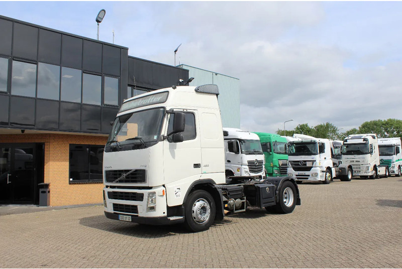 Volvo FH 12.420 * MANUAL * 4X2 * - Nyergesvontató: 1 kép. Volvo FH 12.420 * MANUAL * 4X2 * - Nyergesvontató: 1 kép.