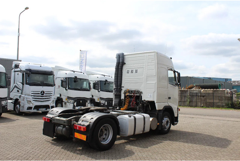 Volvo FH 12.420 * MANUAL * 4X2 * - Nyergesvontató: 4 kép. Volvo FH 12.420 * MANUAL * 4X2 * - Nyergesvontató: 4 kép.
