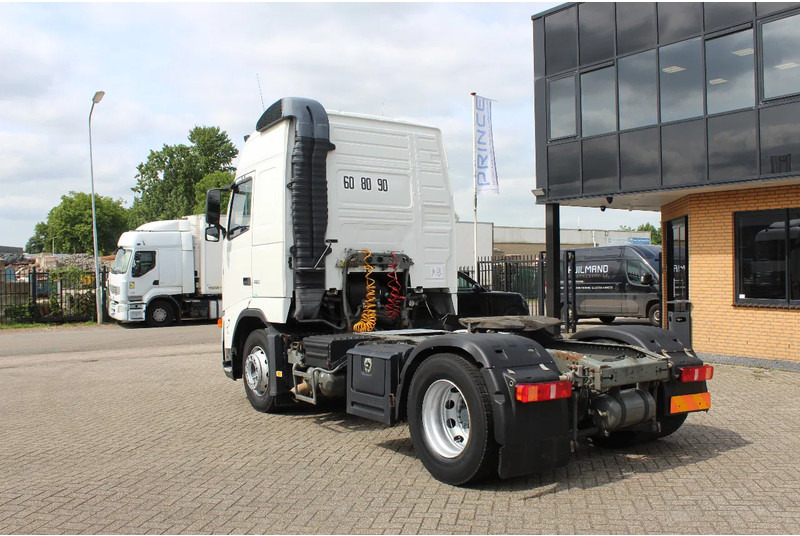 Volvo FH 12.420 * MANUAL * 4X2 * - Nyergesvontató: 3 kép. Volvo FH 12.420 * MANUAL * 4X2 * - Nyergesvontató: 3 kép.