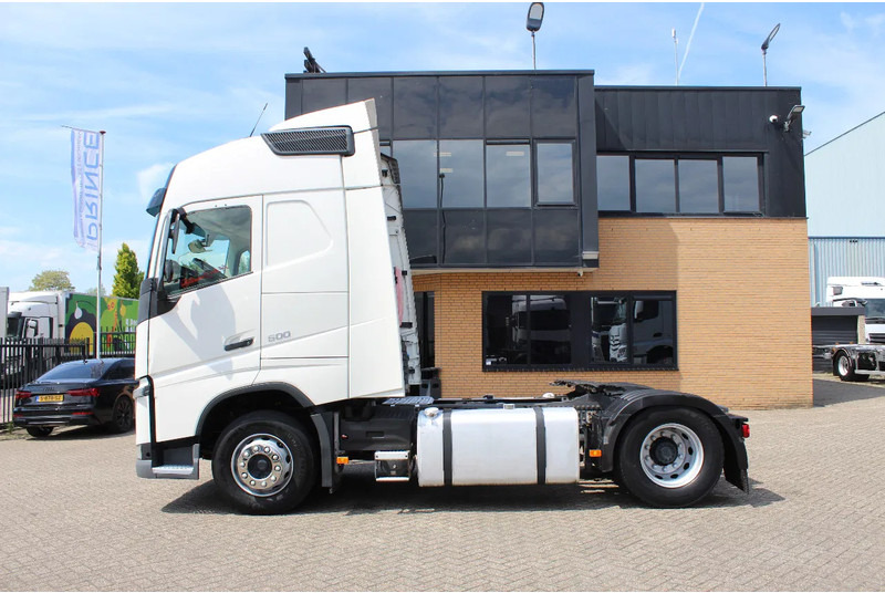 Volvo FH 13.500 * EURO6 * 4X2 * - Nyergesvontató: 2 kép. Volvo FH 13.500 * EURO6 * 4X2 * - Nyergesvontató: 2 kép.