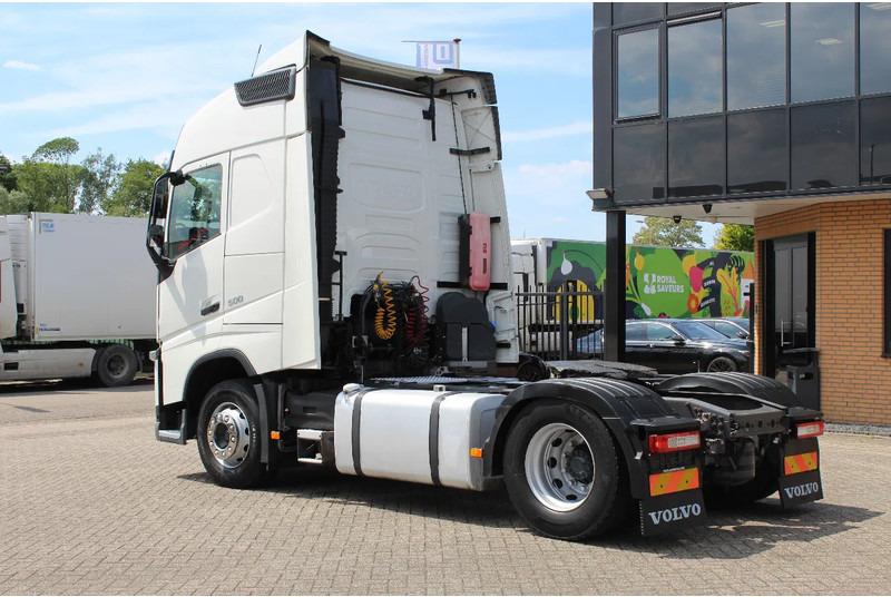 Volvo FH 13.500 * EURO6 * 4X2 * - Nyergesvontató: 3 kép. Volvo FH 13.500 * EURO6 * 4X2 * - Nyergesvontató: 3 kép.