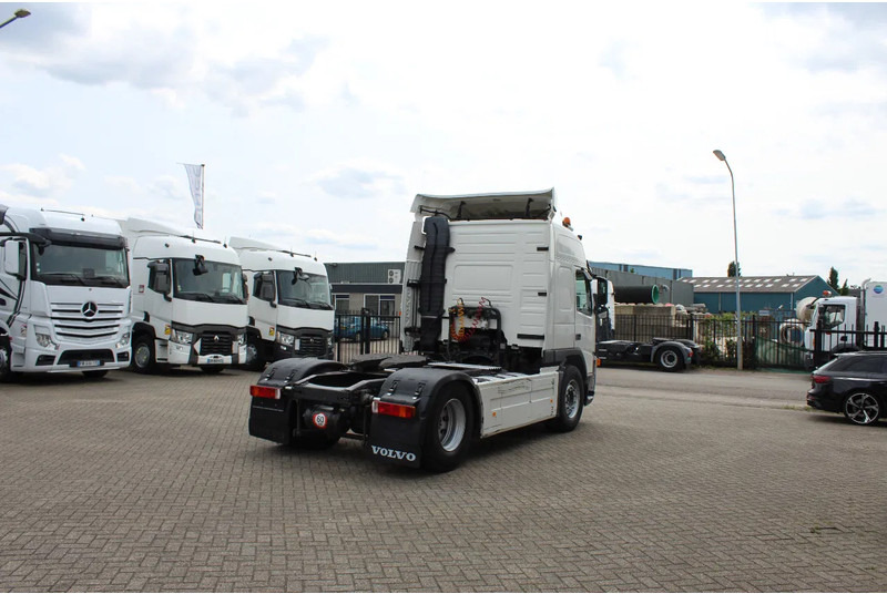 Volvo FM 380 * hydraulic * 4x2 * - Nyergesvontató: 4 kép. Volvo FM 380 * hydraulic * 4x2 * - Nyergesvontató: 4 kép.