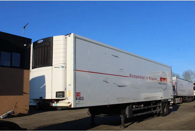 Schmitz Cargobull * 1 AXLE * VECTOR 1950 MT * - Félpótkocsi hűtős: 1 kép. Schmitz Cargobull * 1 AXLE * VECTOR 1950 MT * - Félpótkocsi hűtős: 1 kép.