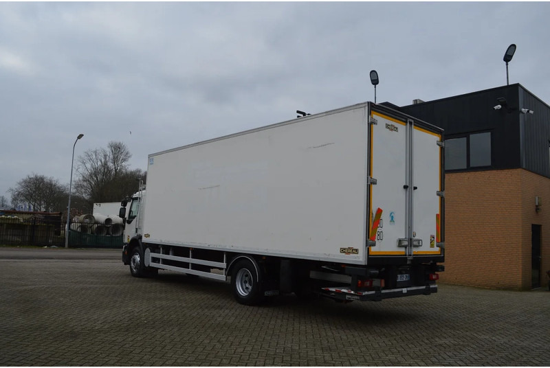 Volvo * EURO5 * CARRIER SUPRA 950MT * 4X2 * - Hűtős teherautó: 4 kép. Volvo * EURO5 * CARRIER SUPRA 950MT * 4X2 * - Hűtős teherautó: 4 kép.