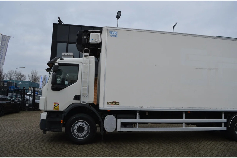 Volvo * EURO5 * CARRIER SUPRA 950MT * 4X2 * - Hűtős teherautó: 2 kép. Volvo * EURO5 * CARRIER SUPRA 950MT * 4X2 * - Hűtős teherautó: 2 kép.