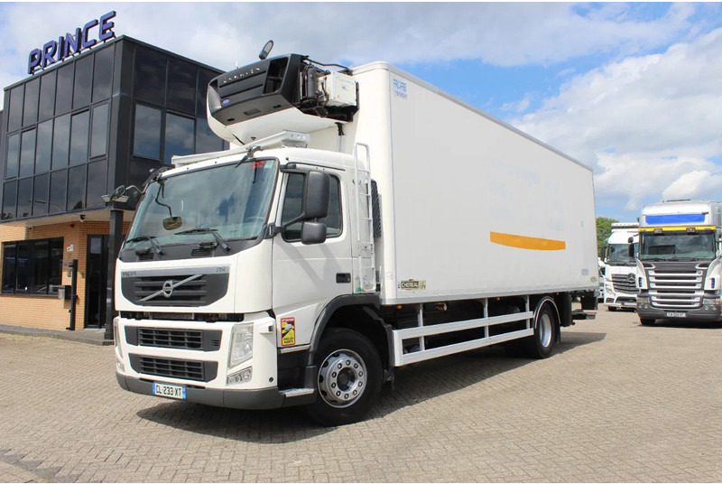 Volvo FM 330 * EURO5 * CARRIER SUPRA SILENT MT * - Hűtős teherautó: 1 kép. Volvo FM 330 * EURO5 * CARRIER SUPRA SILENT MT * - Hűtős teherautó: 1 kép.