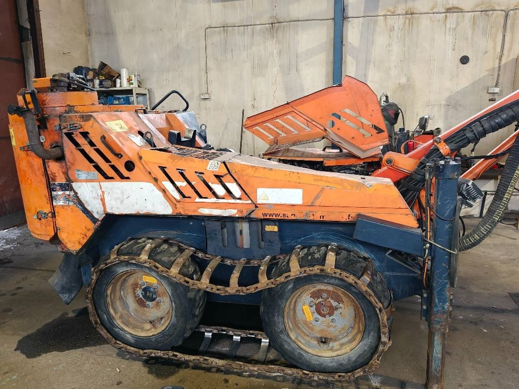 Tamrock COMMANDO 120RF - Fúrógép: 1 kép. Tamrock COMMANDO 120RF - Fúrógép: 1 kép.