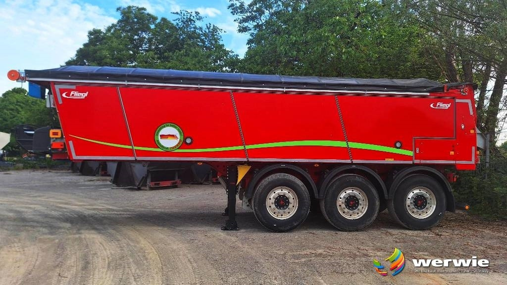 Fliegl ASS 372 Mega thermoisolierte Abschiebemulde - Félpótkocsi: 1 kép. Fliegl ASS 372 Mega thermoisolierte Abschiebemulde - Félpótkocsi: 1 kép.
