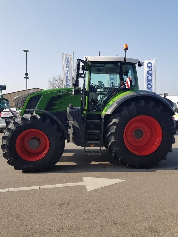 Fendt 828 Vario Profi Plus - Traktor: 3 kép. Fendt 828 Vario Profi Plus - Traktor: 3 kép.