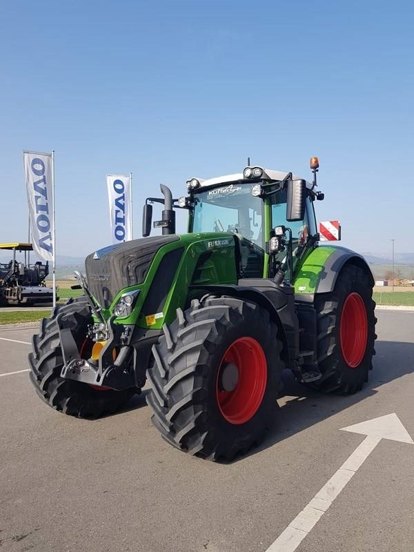 Fendt 828 Vario Profi Plus - Traktor: 1 kép. Fendt 828 Vario Profi Plus - Traktor: 1 kép.