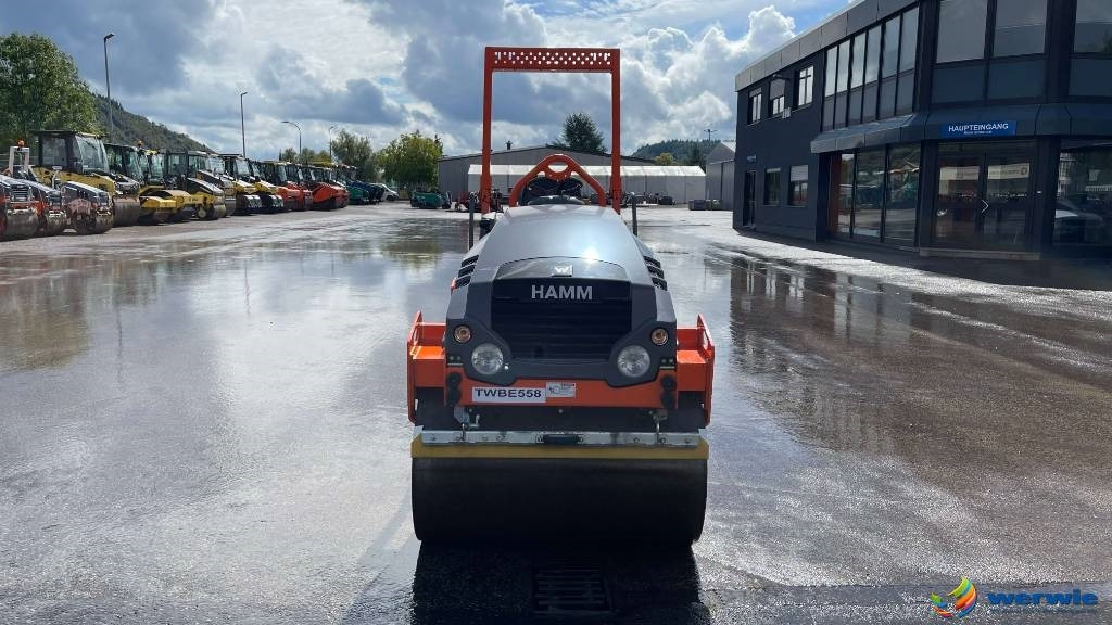 Hamm HD 12 VV - Úthenger: 3 kép. Hamm HD 12 VV - Úthenger: 3 kép.