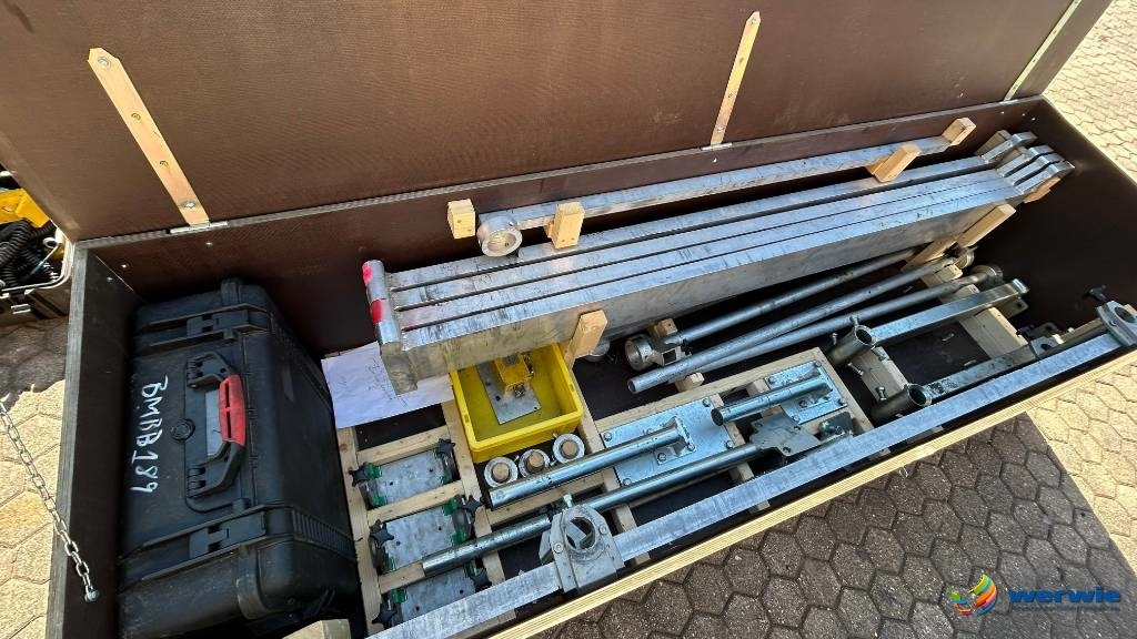 Moba Big-Sonic-Ski 13 m - Útburkológép: 4 kép. Moba Big-Sonic-Ski 13 m - Útburkológép: 4 kép.