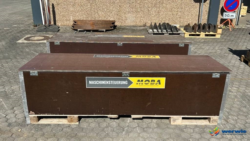 Moba Big-Sonic-Ski 13 m - Útburkológép: 1 kép. Moba Big-Sonic-Ski 13 m - Útburkológép: 1 kép.