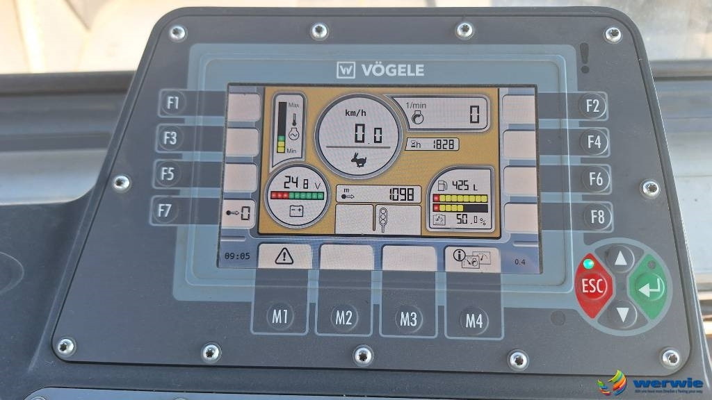 Vögele MT 3000-3i Offset - Aszfaltozó gép: 3 kép. Vögele MT 3000-3i Offset - Aszfaltozó gép: 3 kép.