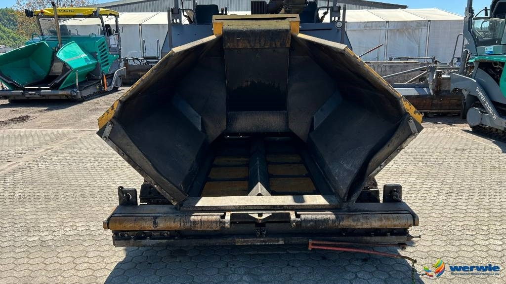 Volvo ABG TITAN 5820 - Útburkológép: 2 kép. Volvo ABG TITAN 5820 - Útburkológép: 2 kép.