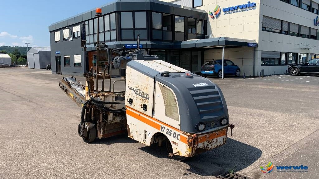 Wirtgen W 35 DC / FB500 - Aszfaltmaró: 2 kép. Wirtgen W 35 DC / FB500 - Aszfaltmaró: 2 kép.