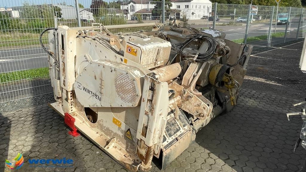 Wirtgen WS 250 - Aszfaltozó gép: 5 kép. Wirtgen WS 250 - Aszfaltozó gép: 5 kép.