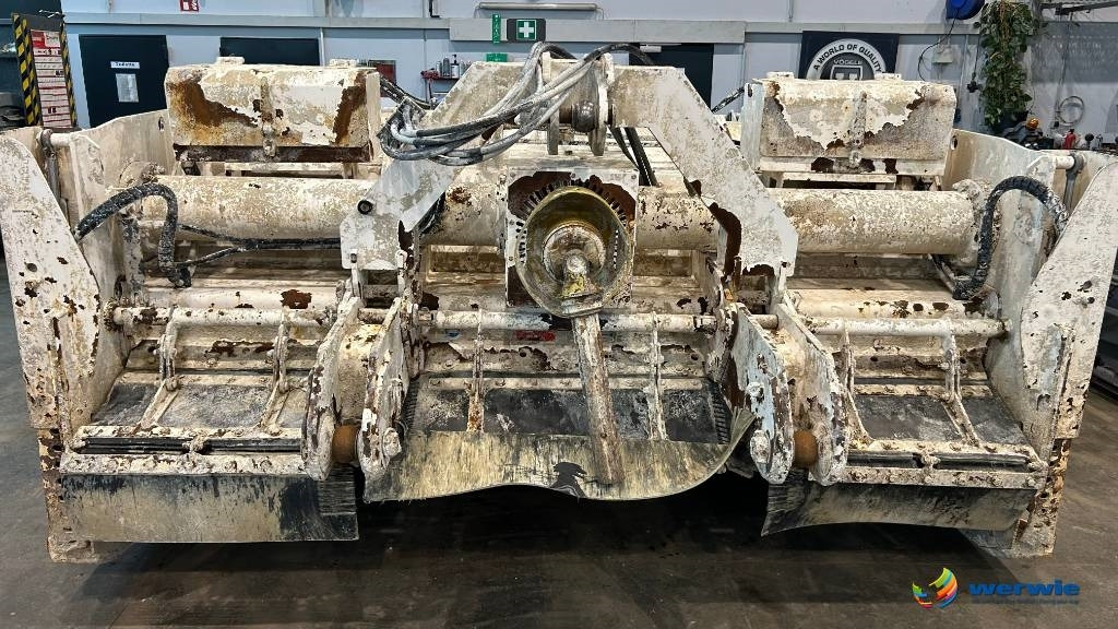 Wirtgen WS 250 - Aszfaltozó gép: 5 kép. Wirtgen WS 250 - Aszfaltozó gép: 5 kép.