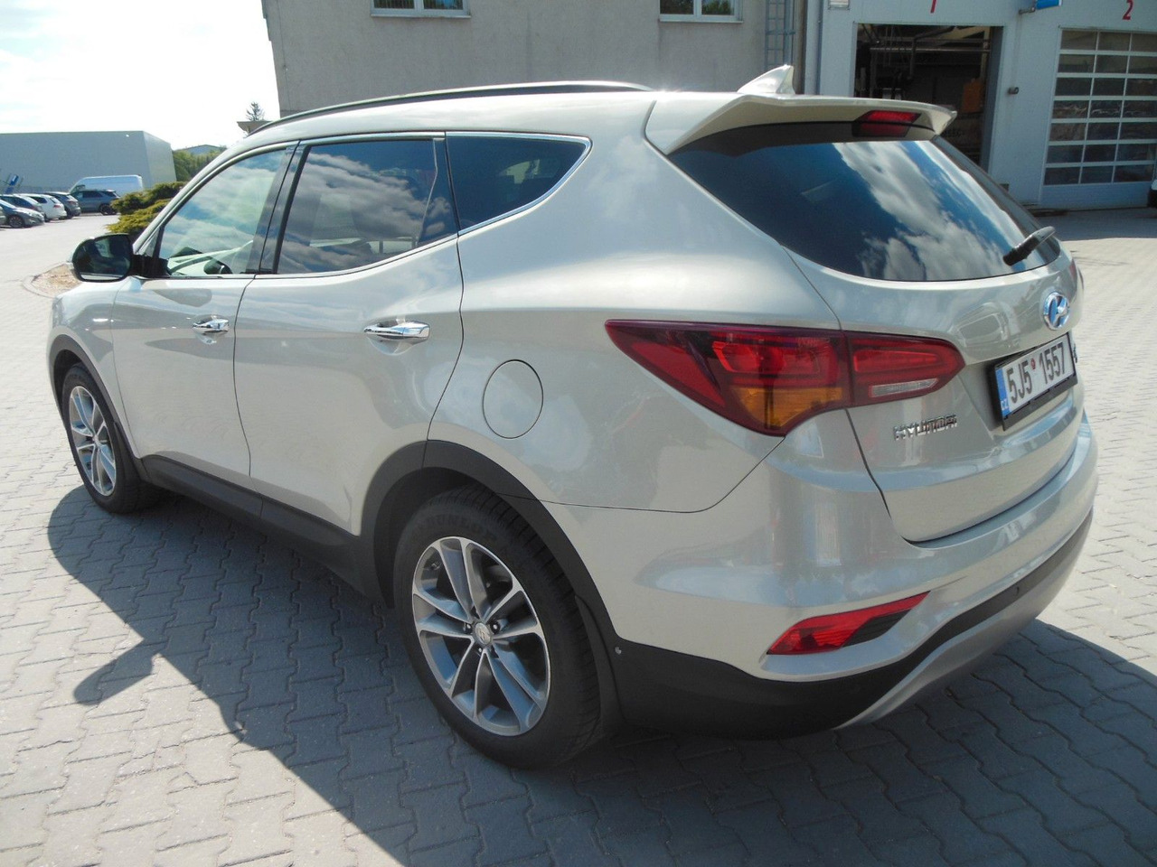 Hyundai Santa Fe 2,2 CRDi, 4WD, Automatic, Leder, Panora - Terepjáró/ SUV: 4 kép. Hyundai Santa Fe 2,2 CRDi, 4WD, Automatic, Leder, Panora - Terepjáró/ SUV: 4 kép.