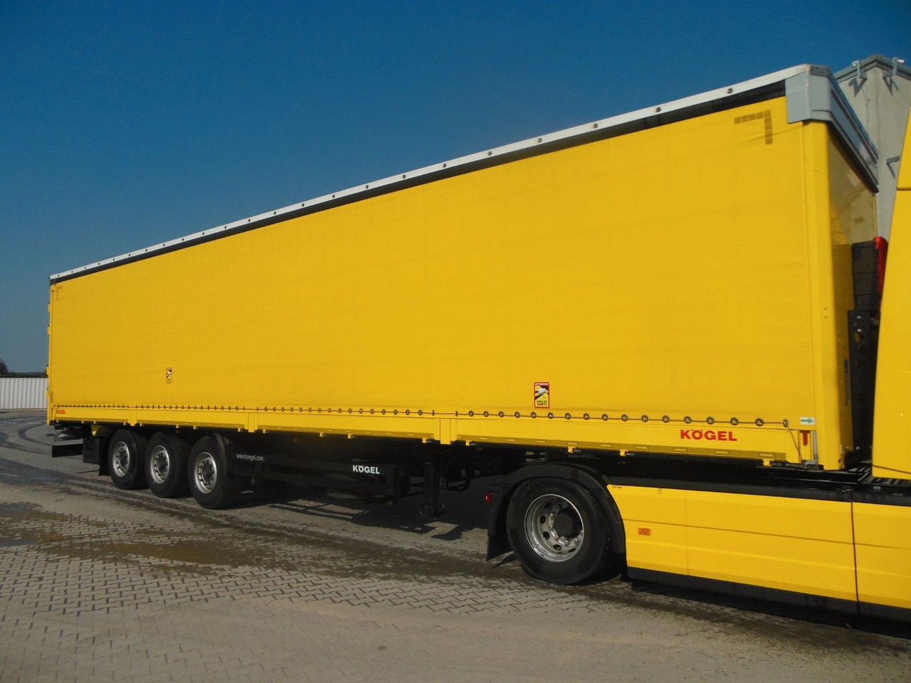 Kögel SN 24, BORDWÄNDE 700 MM, HUBDACH!!! TOP - Ponyvás félpótkocsi: 3 kép. Kögel SN 24, BORDWÄNDE 700 MM, HUBDACH!!! TOP - Ponyvás félpótkocsi: 3 kép.