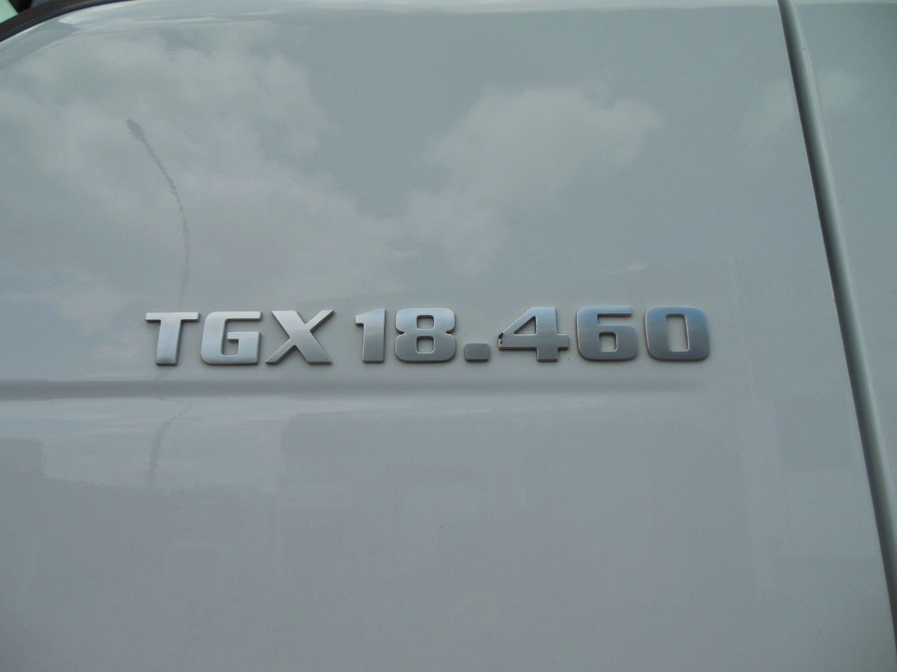 MAN TGX 18.460, XLX, VOLL LUFT, PRITSCHE 9,2M, TOP!! - Ponyvás teherautó: 5 kép. MAN TGX 18.460, XLX, VOLL LUFT, PRITSCHE 9,2M, TOP!! - Ponyvás teherautó: 5 kép.