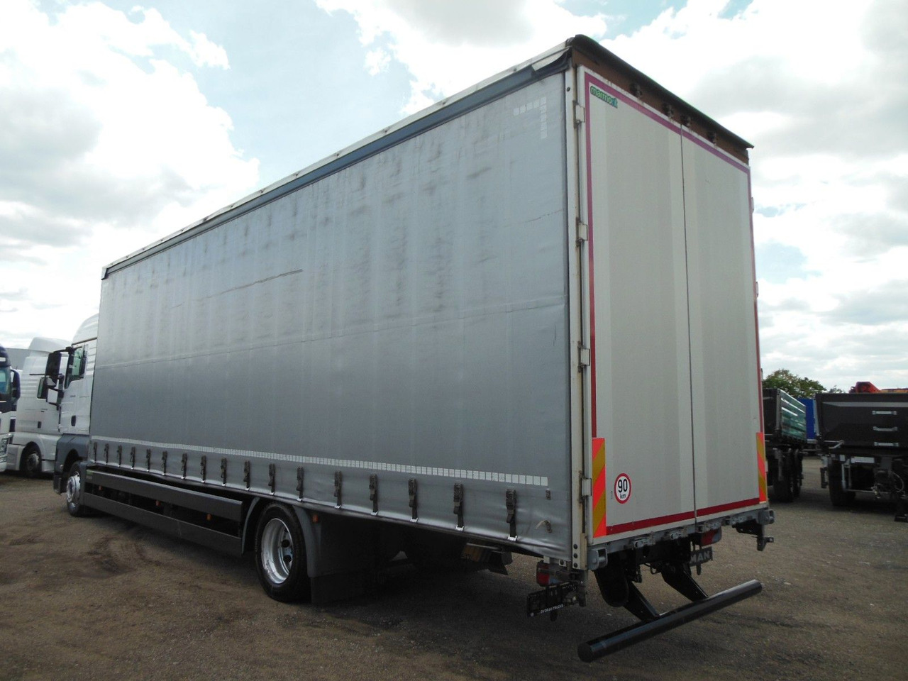 MAN TGX 18.460, XLX, VOLL LUFT, PRITSCHE 9,2M, TOP!! - Ponyvás teherautó: 4 kép. MAN TGX 18.460, XLX, VOLL LUFT, PRITSCHE 9,2M, TOP!! - Ponyvás teherautó: 4 kép.