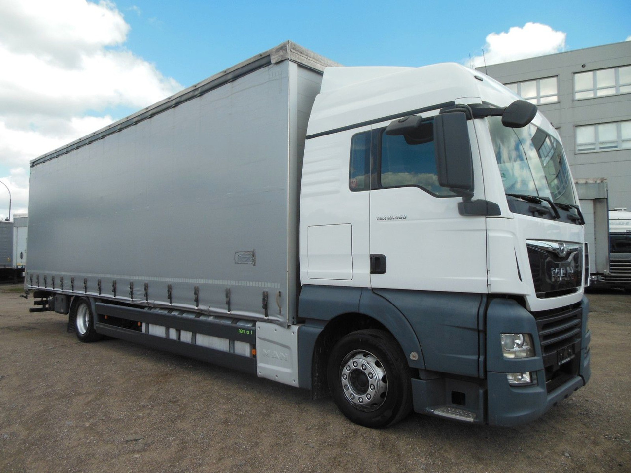 MAN TGX 18.460, XLX, VOLL LUFT, PRITSCHE 9,2M, TOP!! - Ponyvás teherautó: 2 kép. MAN TGX 18.460, XLX, VOLL LUFT, PRITSCHE 9,2M, TOP!! - Ponyvás teherautó: 2 kép.