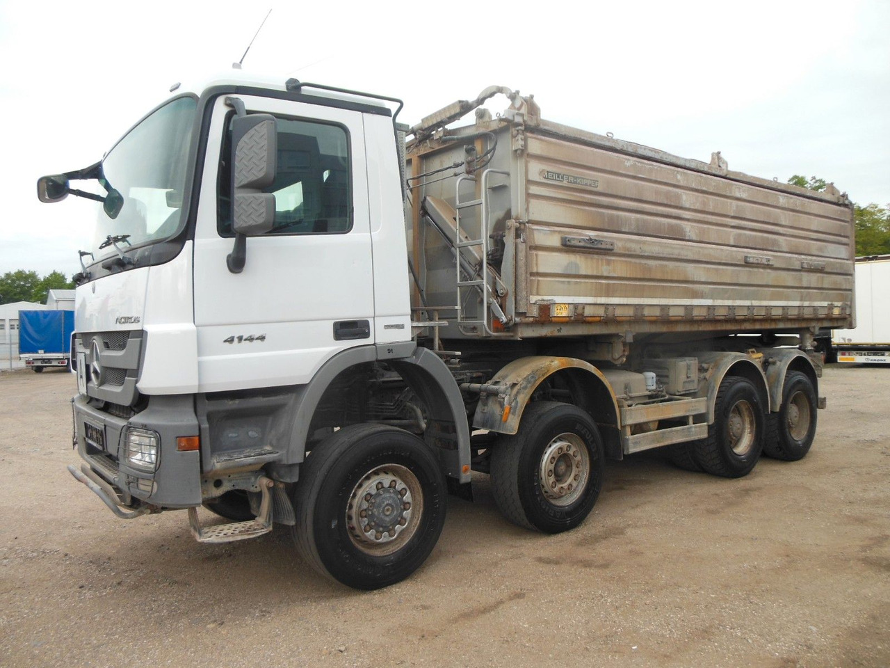 Mercedes-Benz ACTROS 4144, 8X6, 3 PEDALE, MEILLER, BODRMATIC - Billenőplatós teherautó: 1 kép. Mercedes-Benz ACTROS 4144, 8X6, 3 PEDALE, MEILLER, BODRMATIC - Billenőplatós teherautó: 1 kép.