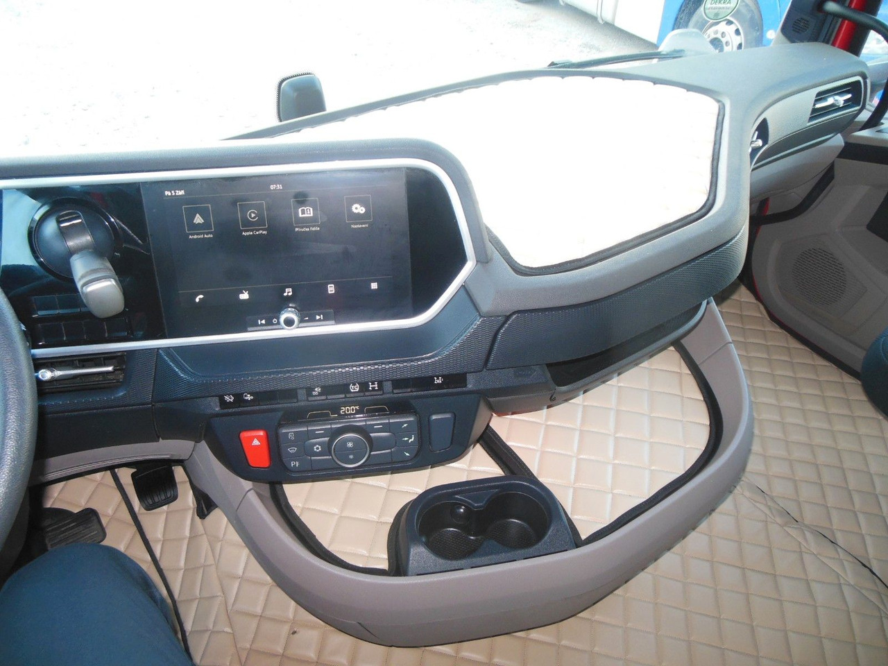 Nyergesvontató DAF XG 480, KIPPHYDRAULIK, STANDKLIMA, WIE NEUE!!!: 20 kép. Nyergesvontató DAF XG 480, KIPPHYDRAULIK, STANDKLIMA, WIE NEUE!!!: 20 kép.