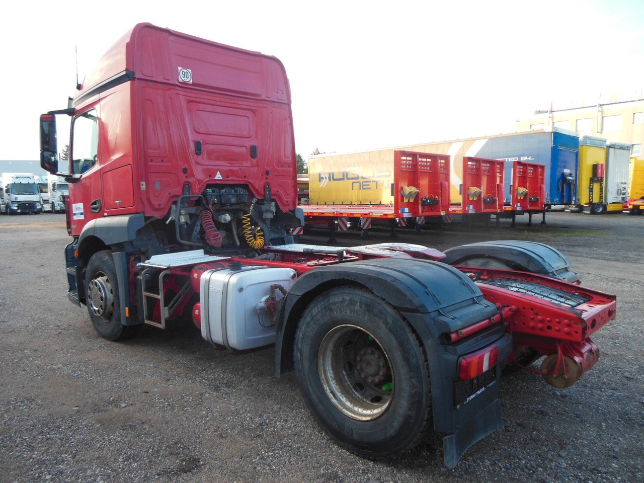 Mercedes-Benz 1843 Actros, Hydraulik - Nyergesvontató: 4 kép. Mercedes-Benz 1843 Actros, Hydraulik - Nyergesvontató: 4 kép.