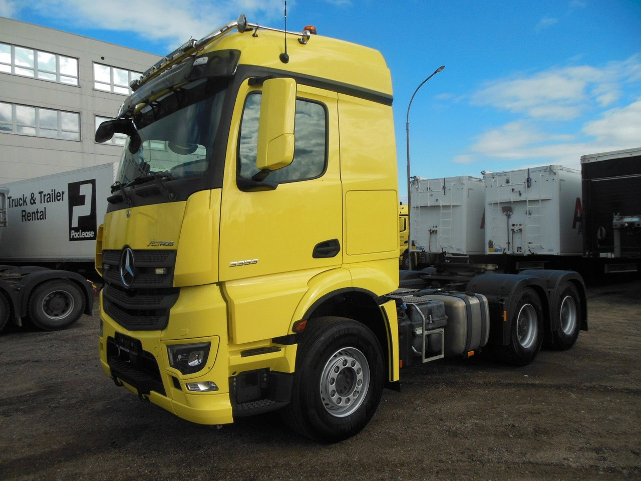 Mercedes-Benz ACTROS 3353, 6X4, 120.000 KG, TRK, 4 STÜCKS, - Nyergesvontató: 1 kép. Mercedes-Benz ACTROS 3353, 6X4, 120.000 KG, TRK, 4 STÜCKS, - Nyergesvontató: 1 kép.