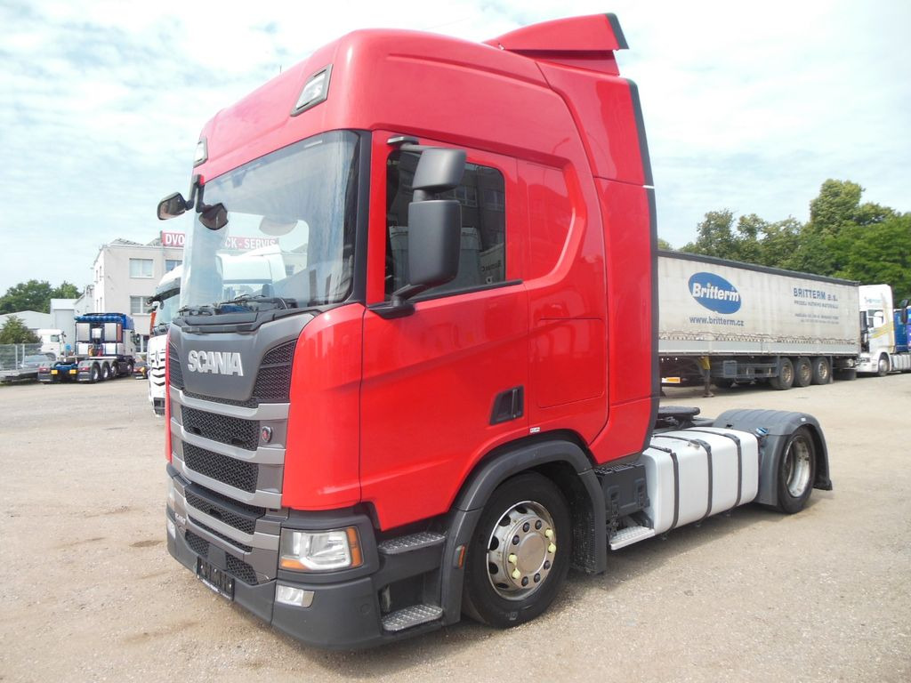 Scania R450 LOWDECK, RETARDER, STANDKLIMA, VOLL LUFT - Nyergesvontató: 1 kép. Scania R450 LOWDECK, RETARDER, STANDKLIMA, VOLL LUFT - Nyergesvontató: 1 kép.