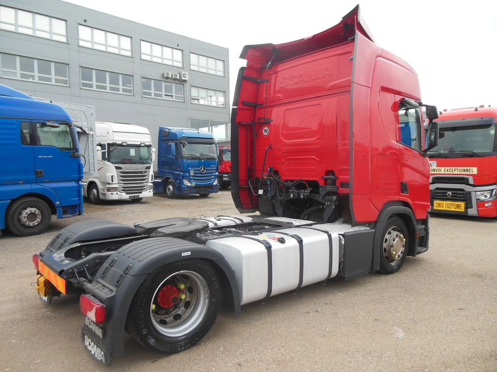 Scania R450 LOWDECK, RETARDER, STANDKLIMA, VOLL LUFT - Nyergesvontató: 3 kép. Scania R450 LOWDECK, RETARDER, STANDKLIMA, VOLL LUFT - Nyergesvontató: 3 kép.