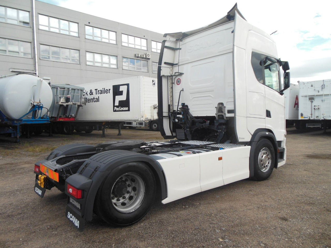 Scania S 450, VOLL LUFT, RETARDER, STANDKLIMA, TOP - Nyergesvontató: 3 kép. Scania S 450, VOLL LUFT, RETARDER, STANDKLIMA, TOP - Nyergesvontató: 3 kép.