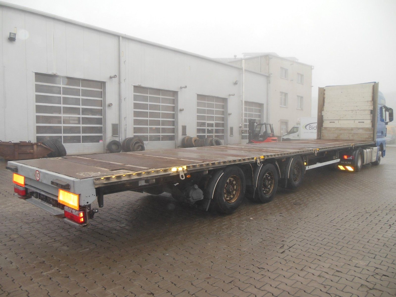 Panav NP036, LOWDECK, 2 LIFTACHSE, CONTAINER TWISTLOCK - Platós félpótkocsi: 3 kép. Panav NP036, LOWDECK, 2 LIFTACHSE, CONTAINER TWISTLOCK - Platós félpótkocsi: 3 kép.