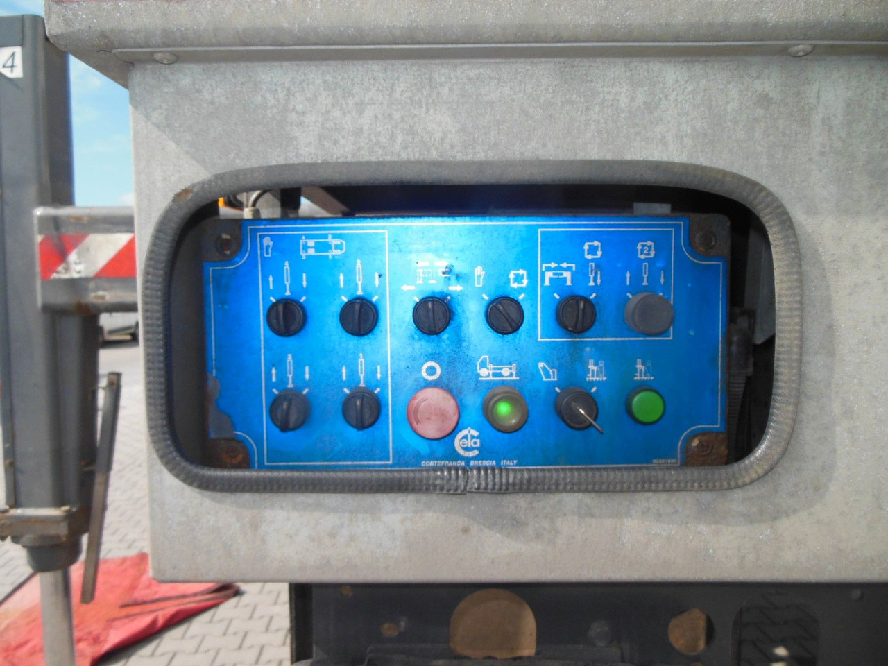 Renault MIDLUM 220.14,4X4,HUBARBEITBÜHNE 16,5M, ISOLIERT lízing Renault MIDLUM 220.14,4X4,HUBARBEITBÜHNE 16,5M, ISOLIERT: 17 kép.