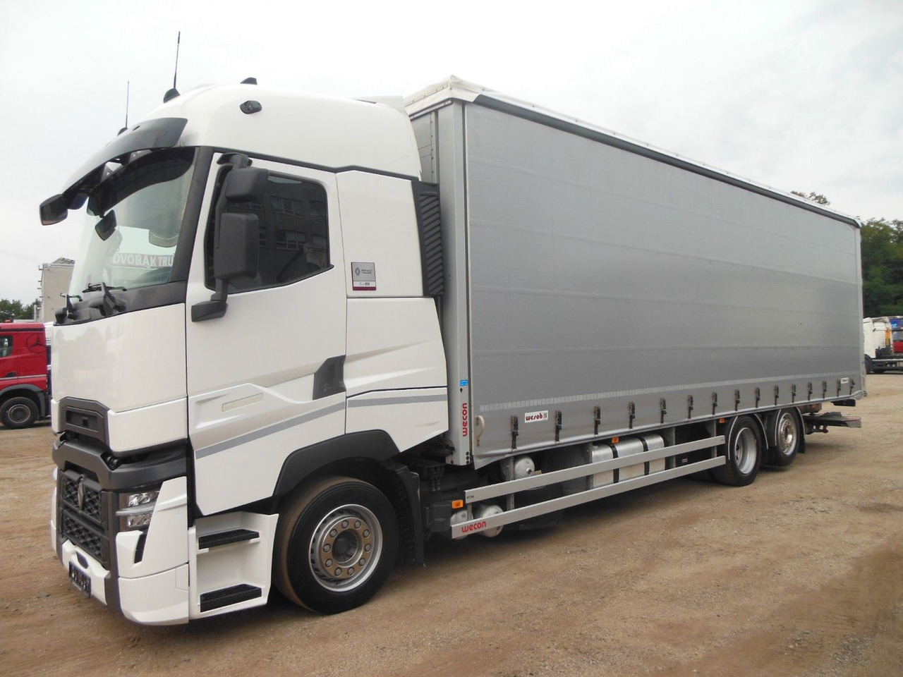 Renault T 440, 6X2, D-HOLLANDIA, 23 PALETTEN, WIE NEUE! - Ponyvás teherautó: 1 kép. Renault T 440, 6X2, D-HOLLANDIA, 23 PALETTEN, WIE NEUE! - Ponyvás teherautó: 1 kép.