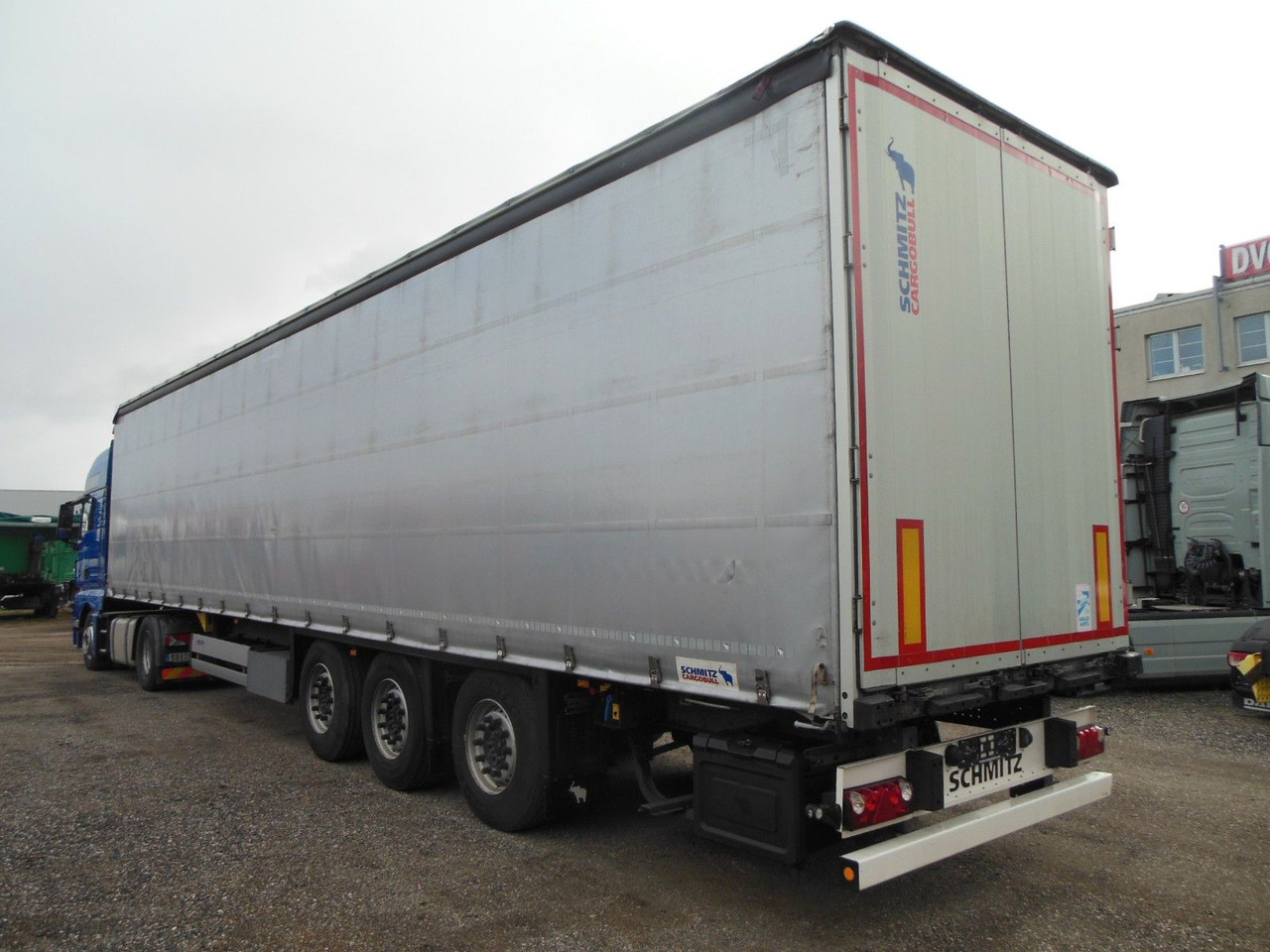 Schmitz Cargobull SCB, COIL MULDE 7200 MM, LIFT ACHSE - Ponyvás félpótkocsi: 2 kép. Schmitz Cargobull SCB, COIL MULDE 7200 MM, LIFT ACHSE - Ponyvás félpótkocsi: 2 kép.
