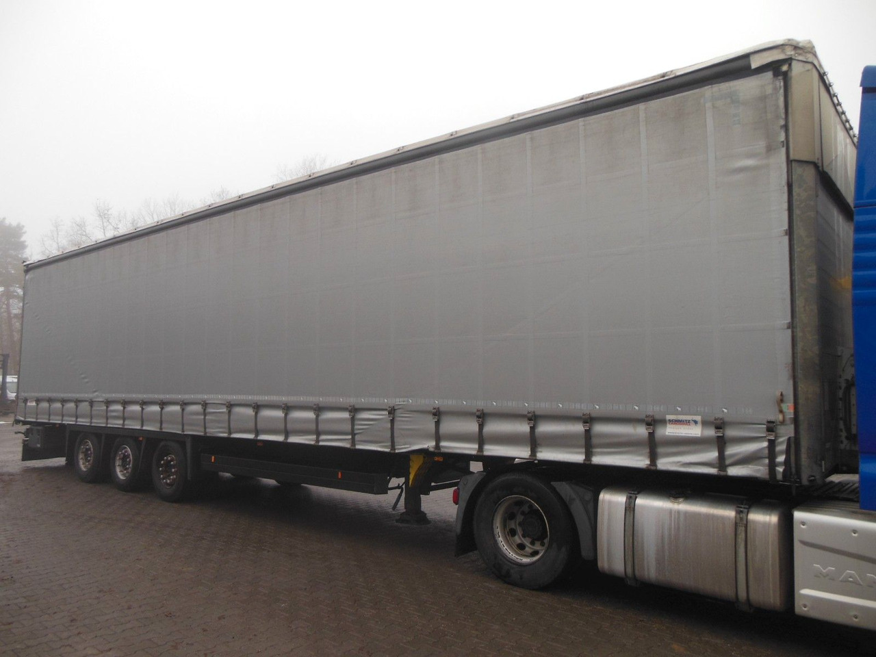 Schmitz Cargobull SCB, LOWDECK - Ponyvás félpótkocsi: 2 kép. Schmitz Cargobull SCB, LOWDECK - Ponyvás félpótkocsi: 2 kép.