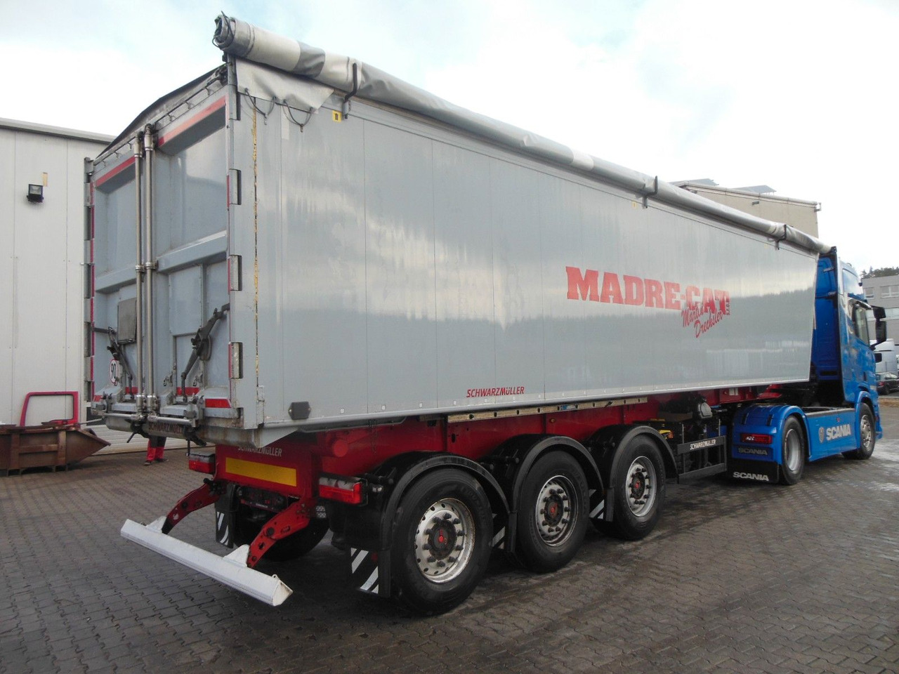 Schwarzmüller KIS 3/E, SAF, 49M3, ACHSEN 9 TONE, TOP - Félpótkocsi billenőplatós: 3 kép. Schwarzmüller KIS 3/E, SAF, 49M3, ACHSEN 9 TONE, TOP - Félpótkocsi billenőplatós: 3 kép.