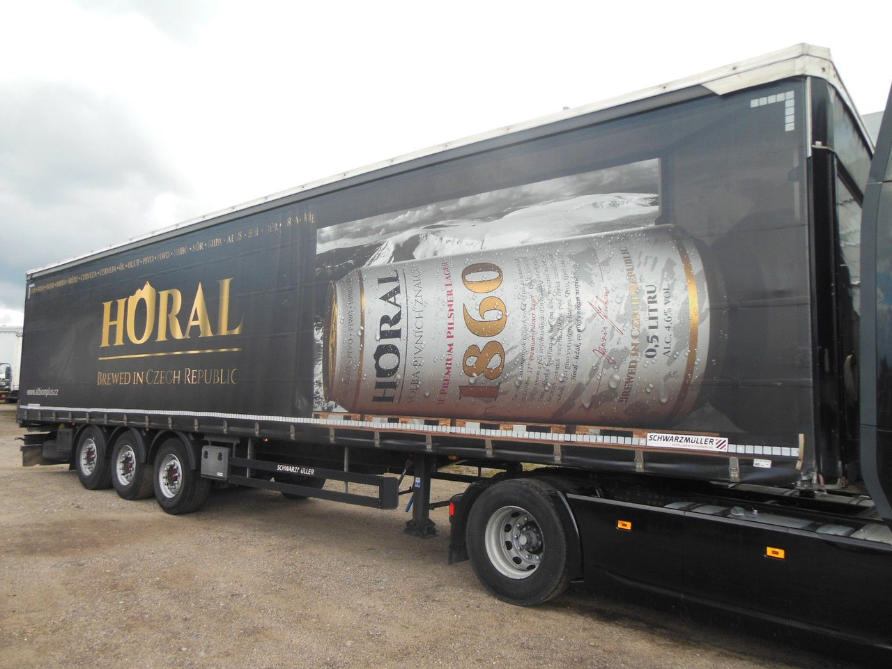 Schwarzmüller SPA 3/E, 2 x LIFTACHSE, ULTRALIGHT - Ponyvás félpótkocsi: 2 kép. Schwarzmüller SPA 3/E, 2 x LIFTACHSE, ULTRALIGHT - Ponyvás félpótkocsi: 2 kép.