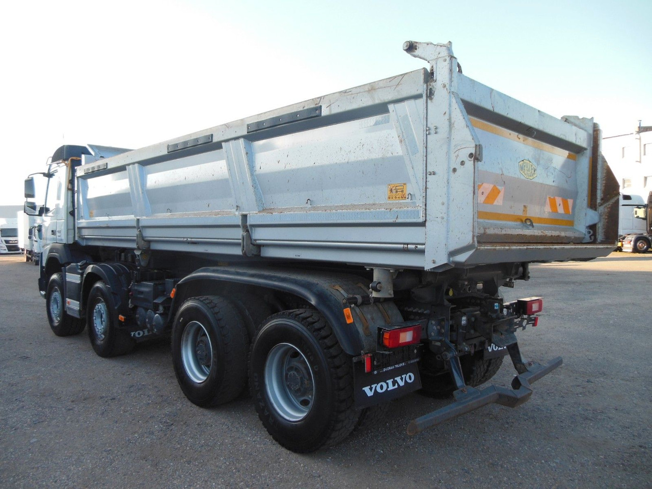 Volvo FMX 460, 8X4, MEILLER, BORDMATIC, AHK, HA-LUFT - Billenőplatós teherautó: 4 kép. Volvo FMX 460, 8X4, MEILLER, BORDMATIC, AHK, HA-LUFT - Billenőplatós teherautó: 4 kép.