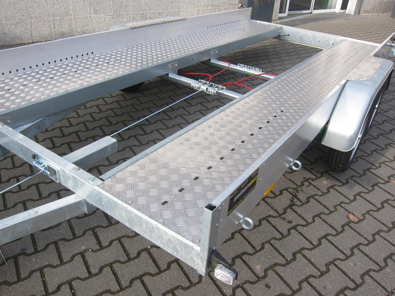 Anssems AMT ECO 1500 light 400x188x18cm (XL) Alurampen 1500kg Wohnmobilanhänger Januar Aktion - Pótkocsi autószállító: 4 kép. Anssems AMT ECO 1500 light 400x188x18cm (XL) Alurampen 1500kg Wohnmobilanhänger Januar Aktion - Pótkocsi autószállító: 4 kép.