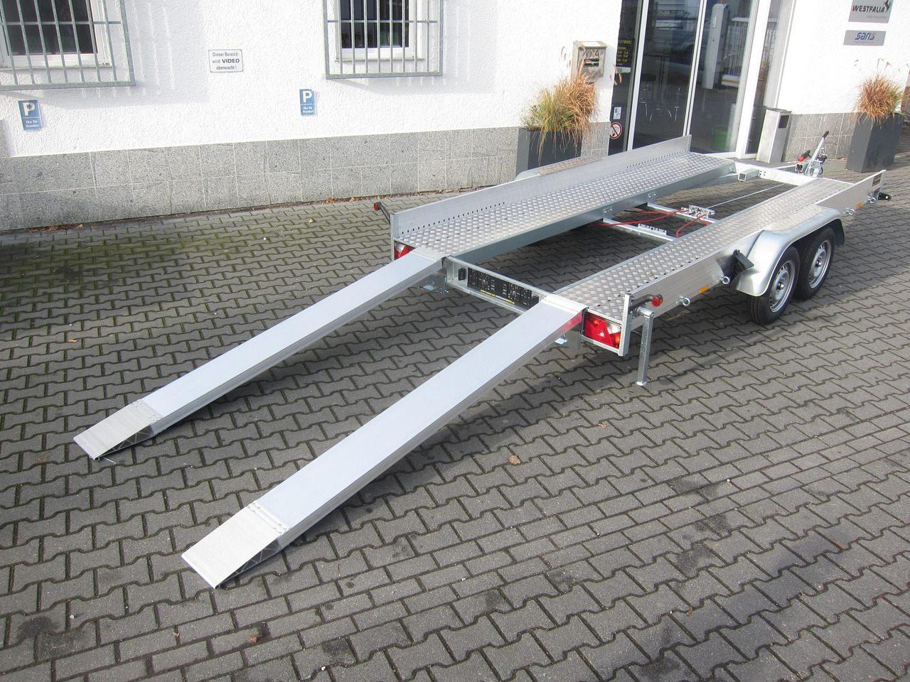 Anssems AMT ECO 1500 light 400x188x18cm (XL) Alurampen 1500kg Wohnmobilanhänger Januar Aktion - Pótkocsi autószállító: 1 kép. Anssems AMT ECO 1500 light 400x188x18cm (XL) Alurampen 1500kg Wohnmobilanhänger Januar Aktion - Pótkocsi autószállító: 1 kép.