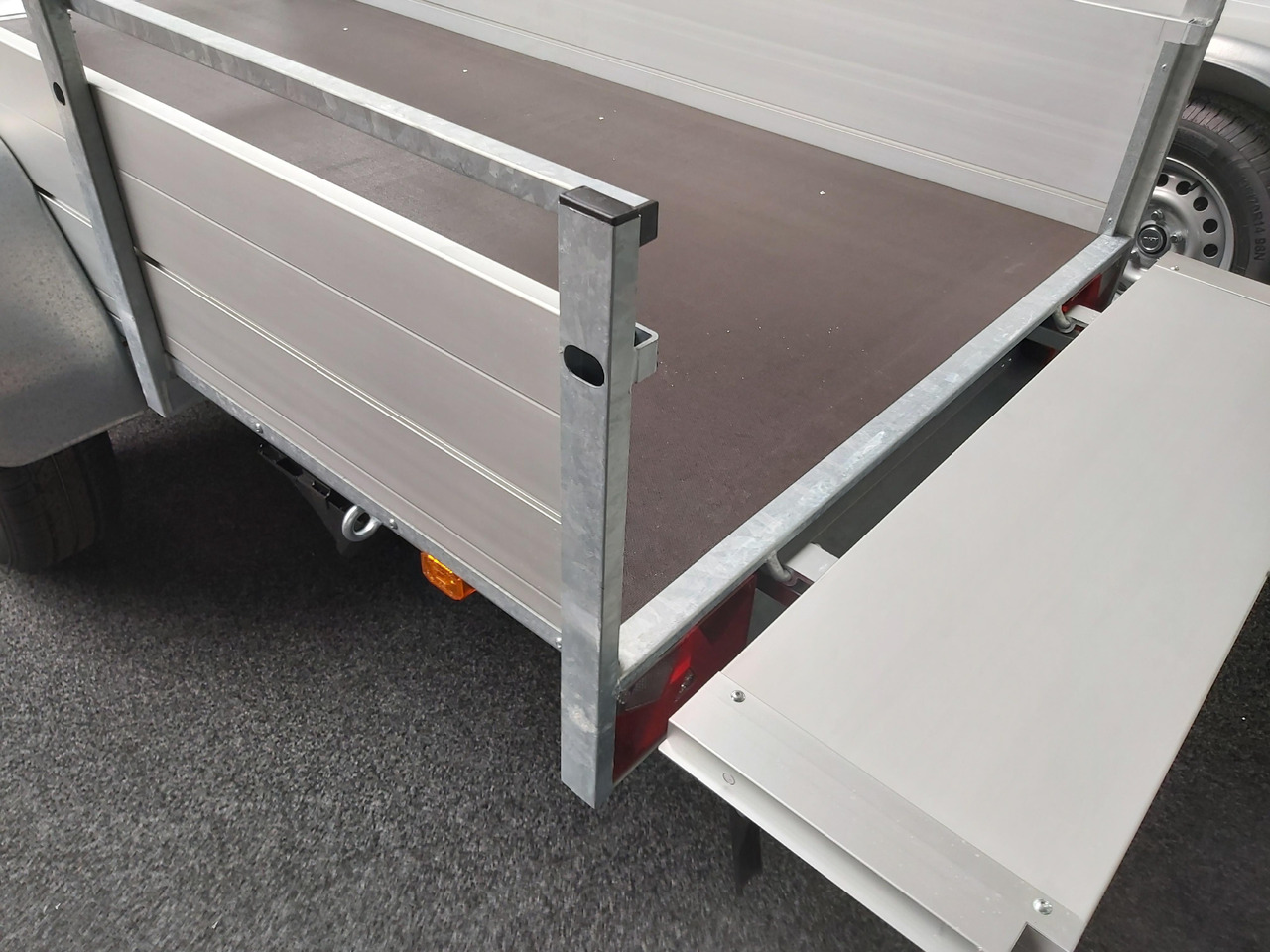 Anssems Kastenanhänger BSX 1350 251x130x45cm (S) 1350kg Modell 2024 - Autó utánfutó: 5 kép. Anssems Kastenanhänger BSX 1350 251x130x45cm (S) 1350kg Modell 2024 - Autó utánfutó: 5 kép.