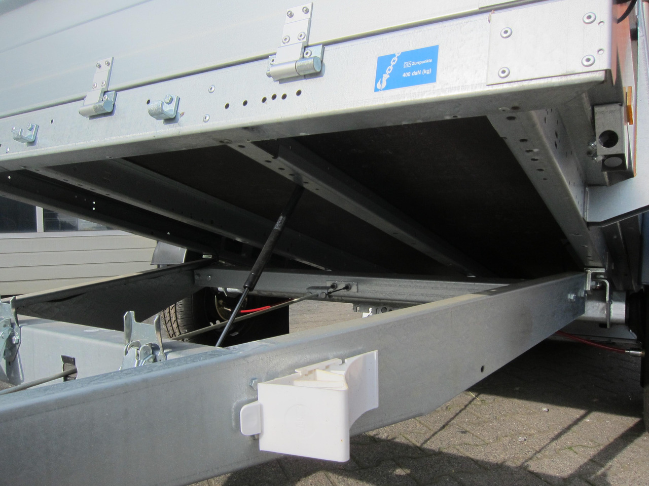 Brenderup 2260 WSB 258x153x40cm Stahl ankippbar Rampe extrabreit klappbare Vorderwand 1300kg - Gépszállító utánfutó: 3 kép. Brenderup 2260 WSB 258x153x40cm Stahl ankippbar Rampe extrabreit klappbare Vorderwand 1300kg - Gépszállító utánfutó: 3 kép.